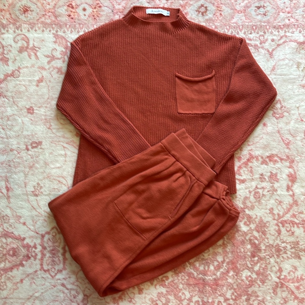 Women’s extremely comfortable 2 piece matching crop sweater set